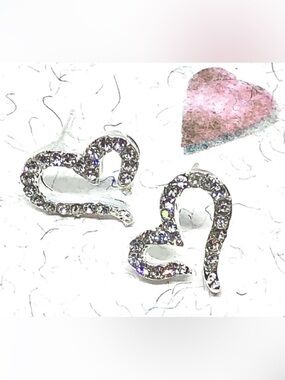 White Crystal Rhinestone Heart Silver Tone Asymmetric Studs Stud Earrings NWT